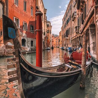 beautiful cityacape citylife cityview gondola gondolavenice instadaily italy photography photooftheday roadtrip traveladdict travelgram travelphotography travideo venetian venetië venice visitvenice wanderlust worldcity zoomnl